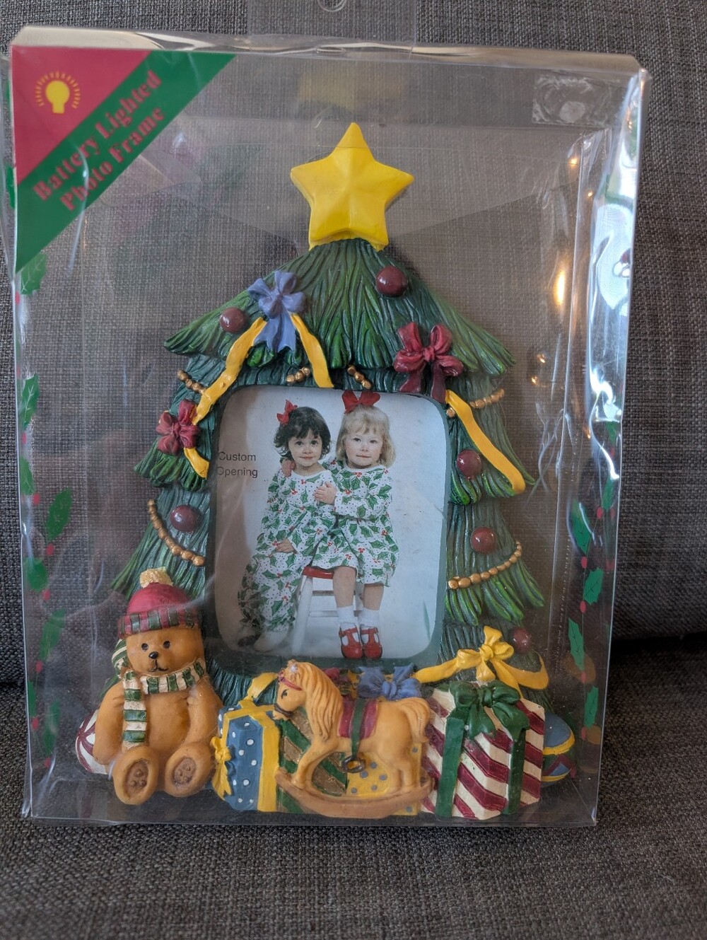 Vintage Battery Lighted Christmas Photo Frame!